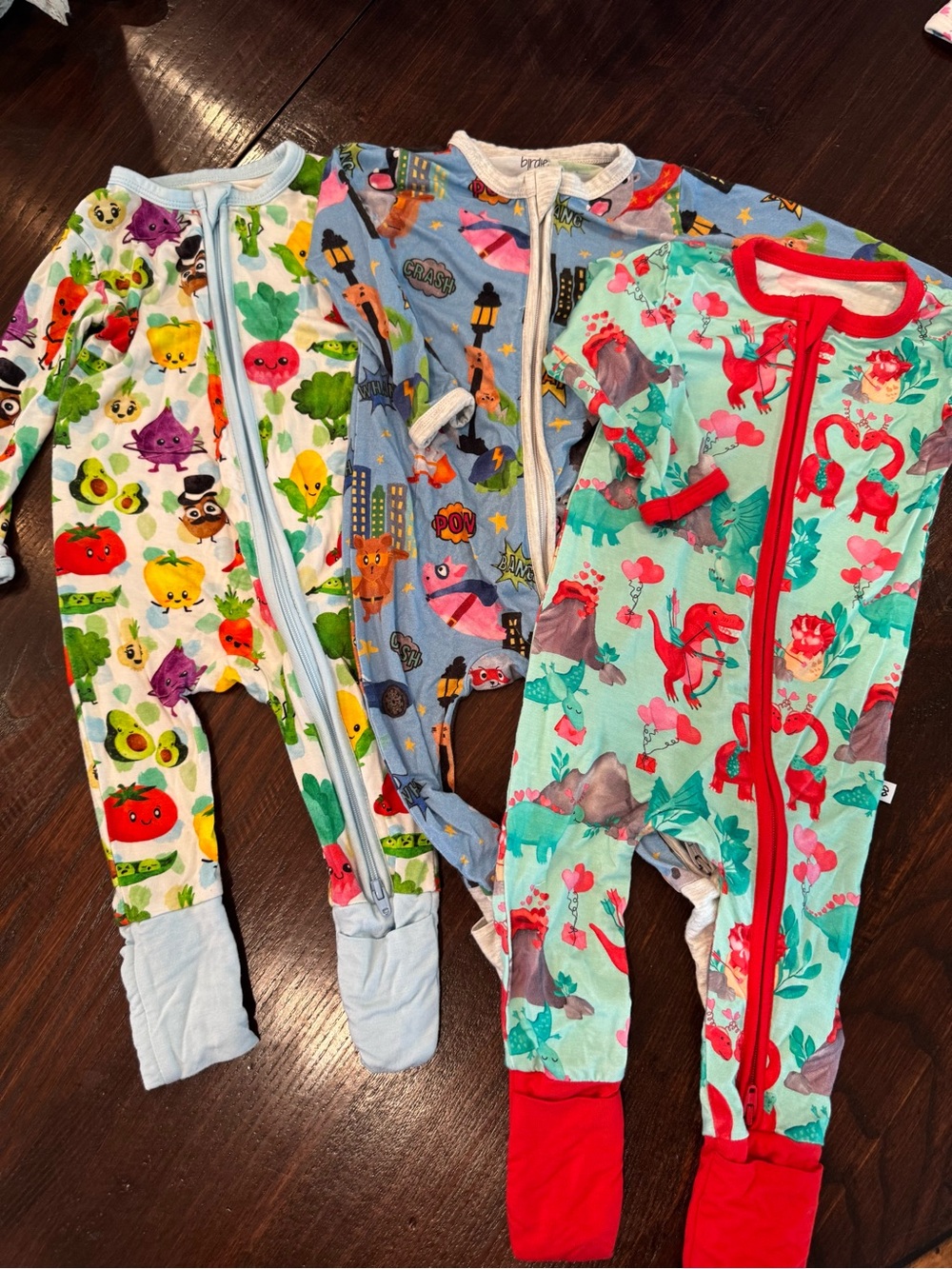 ⭐️3 for 40 ⭐️Birdie Bean jammies 3- 6 months onesies